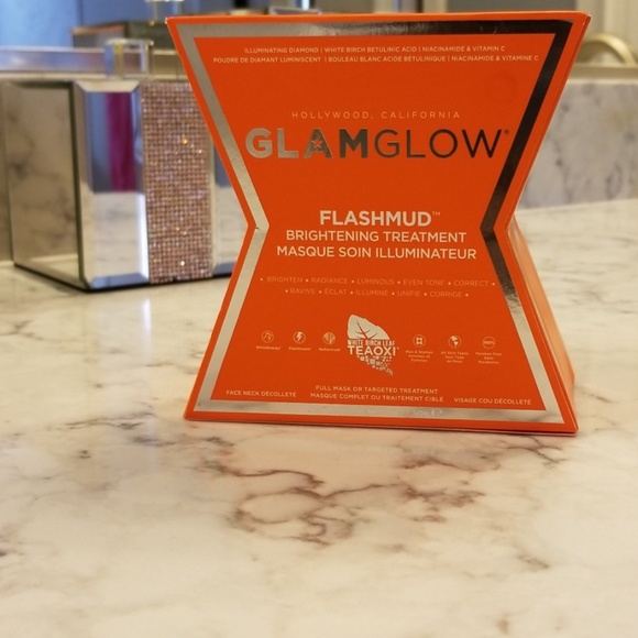 GLAMGLOW Other - ⚡FLASH SALE⚡🆕️GLAMGLOW Flashmud Brightening Mask